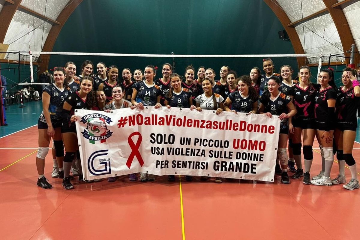 NO la violenza sulle donne, la pallavolo laziale scende in campo compatta