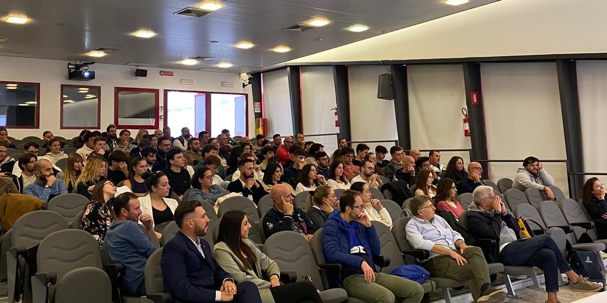 Gli arbitri regionali insieme prima dell'inizio dei campionati